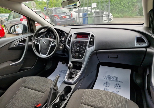 Opel Astra cena 25900 przebieg: 117000, rok produkcji 2012 z Żnin małe 781